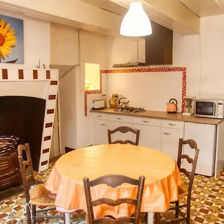 Peaceful 2-Bedroom Apartment With Vineyard View *